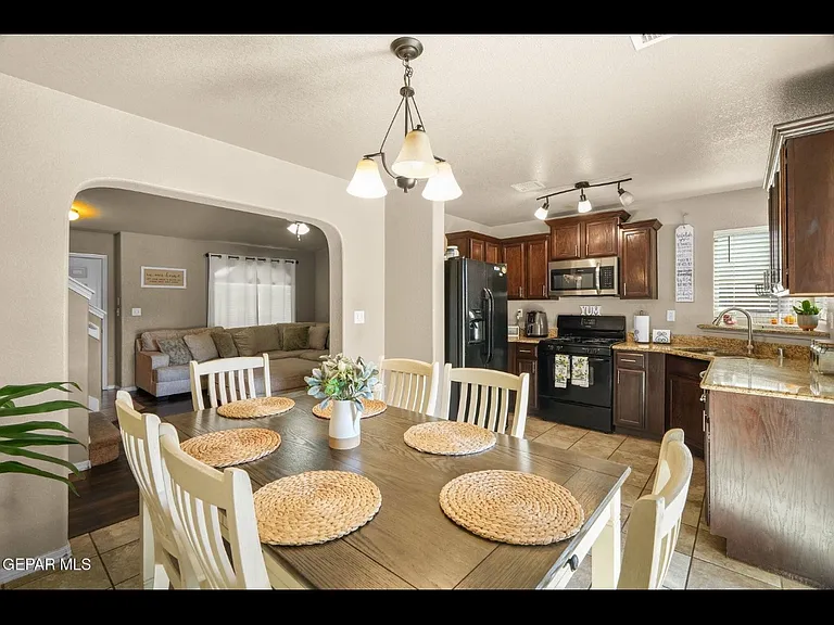 12153 Zavi Pl — Photo 3