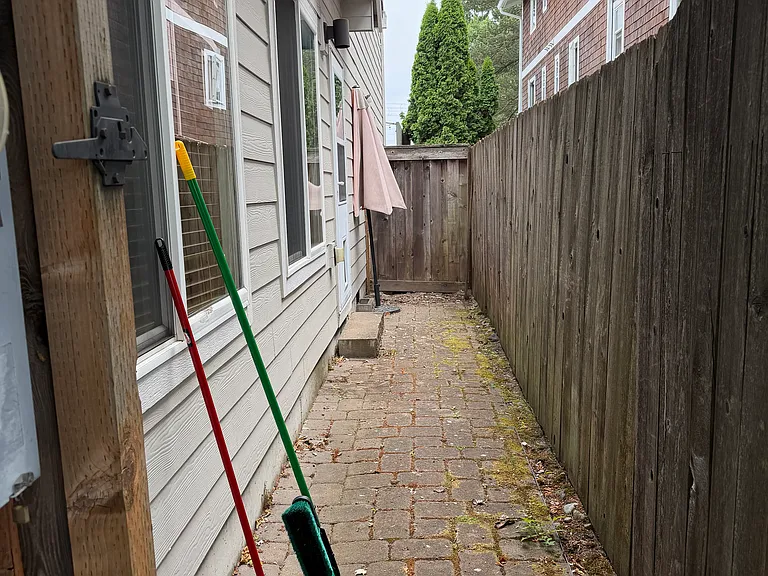 5618 SE 22nd Ave — Photo 3
