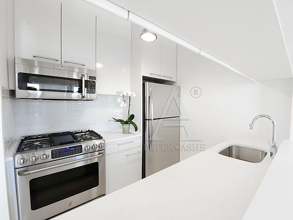 5th image of 188 E 64th St APT 1201