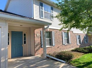1286 N Red Oak Cir, Round Lake, IL 60073