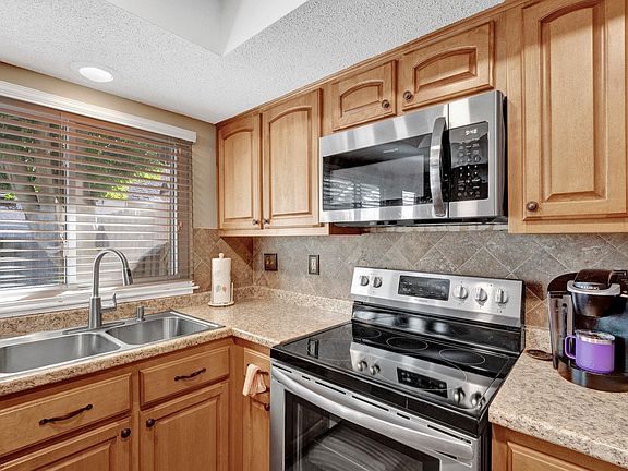 5th image of 1693 Hobbits Glen Dr #27