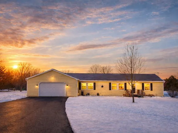 N3543 Willow Rd, Pulaski, WI 54162