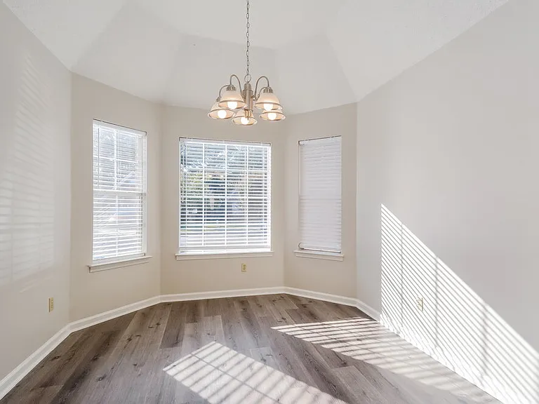 8334 Regal Bend Dr — Photo 5