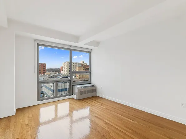 181 East 119th Street image 3 of 10