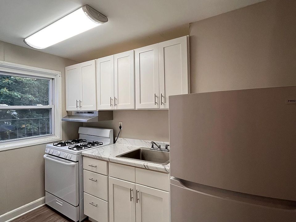 2nd image of 216 Fairmount Ave #5A