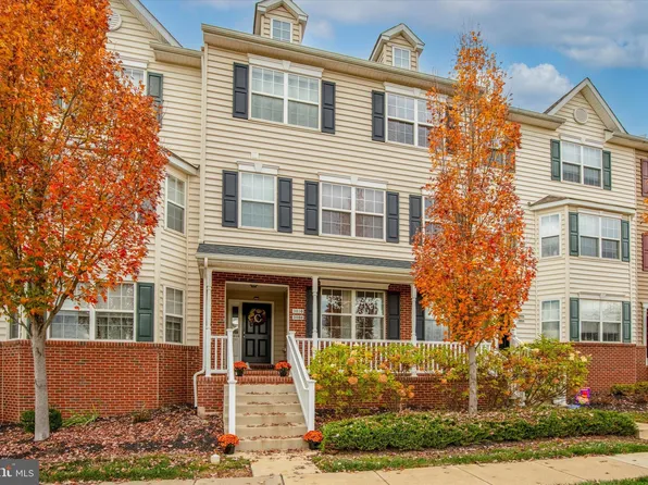 3008 Goshen Dr #M94, Pennsburg, PA 18073