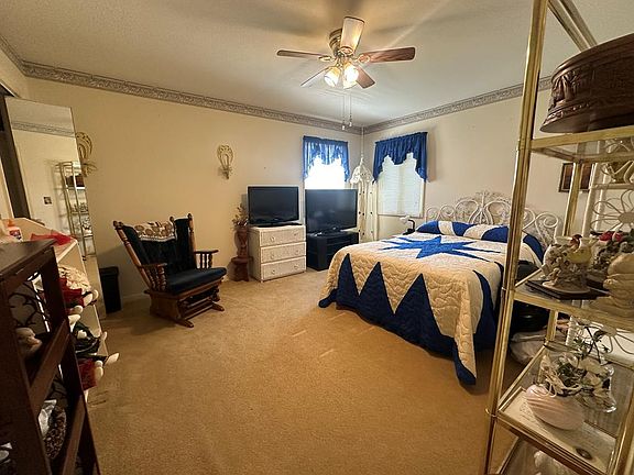 3rd image of 2606 Dawnview Dr