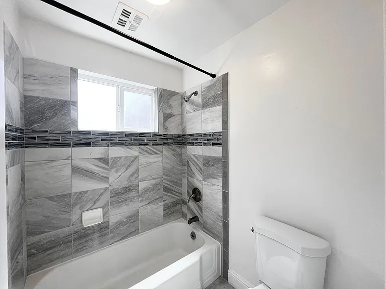 2517 W Street — Photo 8