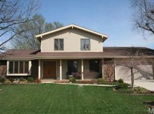 532 Highfield Dr, Saint Charles, MO