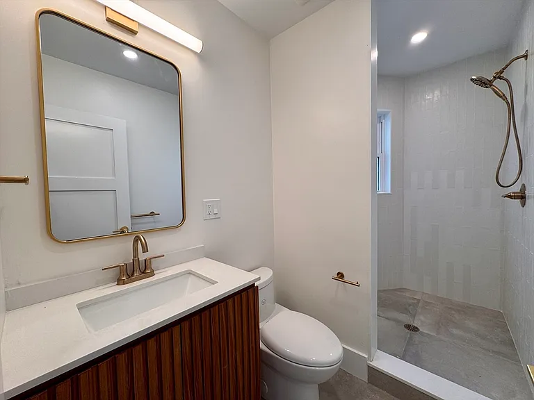 139 Sycamore St #1 — Photo 6
