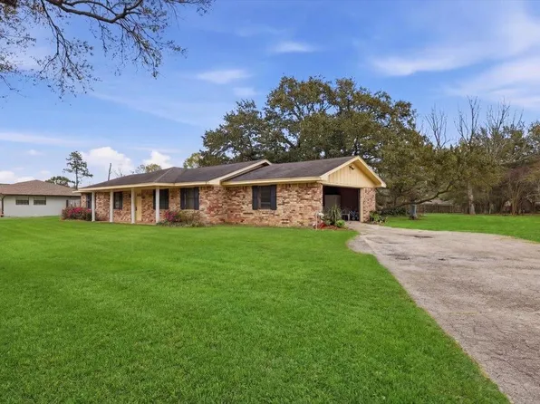 188 Louise St, Bridge City, TX 77611