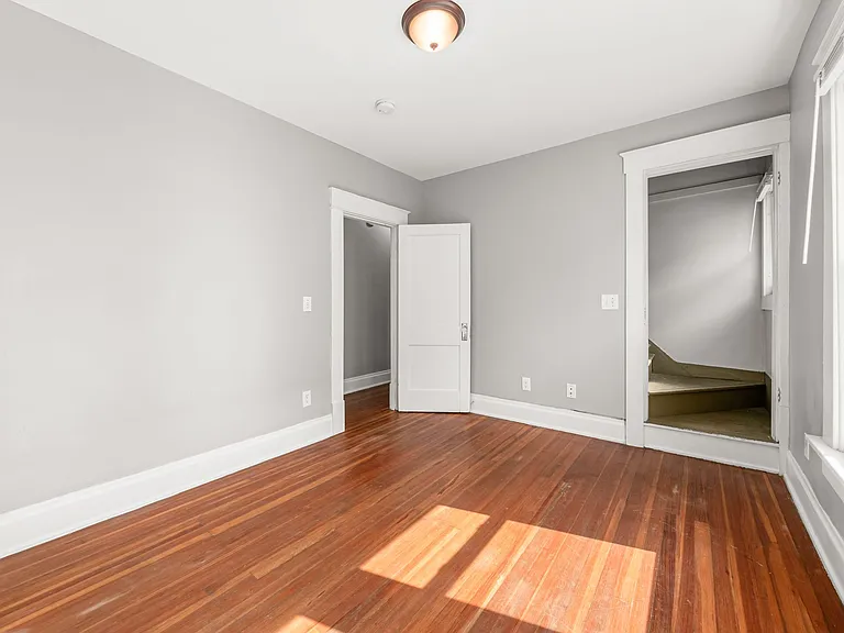 411 13th Ave — Photo 21