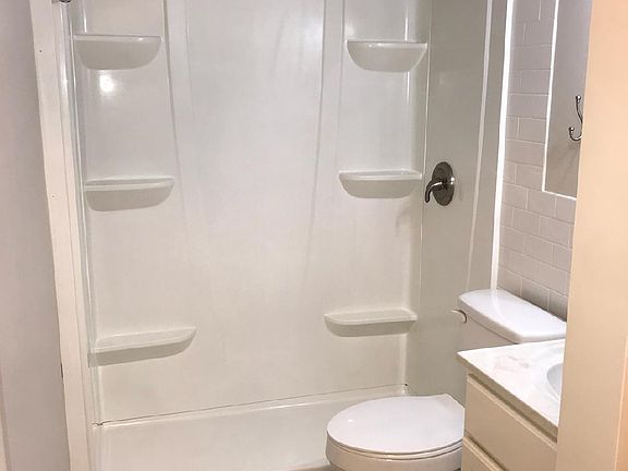 5th image of 131 E 3rd St APT 501