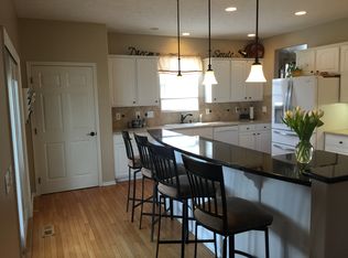 16011 Borman Cir, Omaha, NE 68135