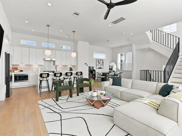 2217 Dennis St, Houston, TX 77004
