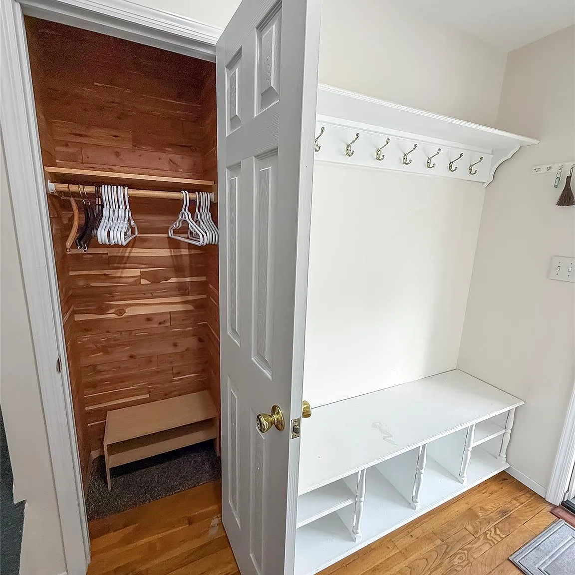 1 bed, 1.0 bath, 2020 sqft, $2,400 — Photo 4