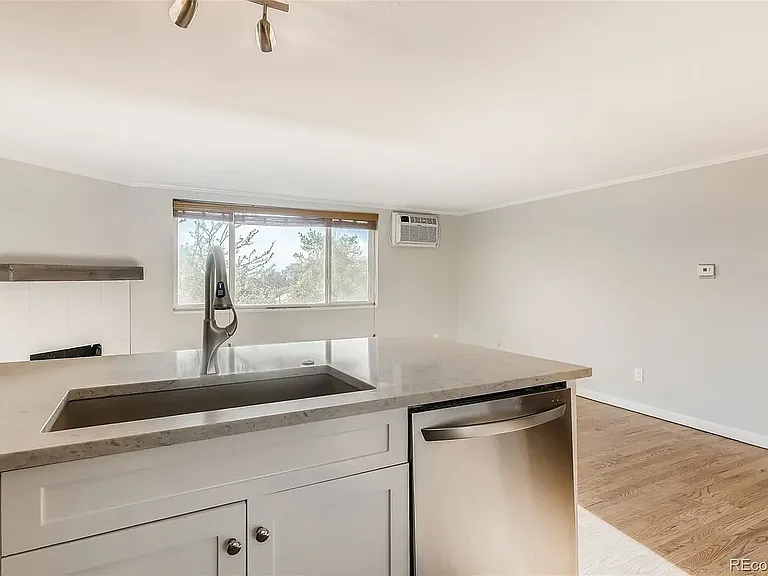 336 N Grant St #401 — Photo 4