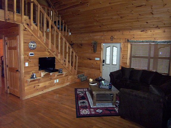 Living with fireplace 