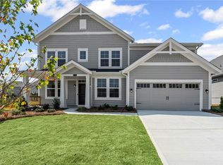 716 Crystal Lake Pkwy, Hoschton, GA 30548