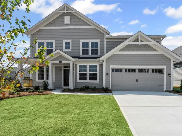 716 Crystal Lake Pkwy, Hoschton, GA 30548