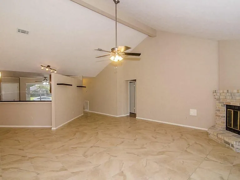 6910 Brockington Dr — Photo 4