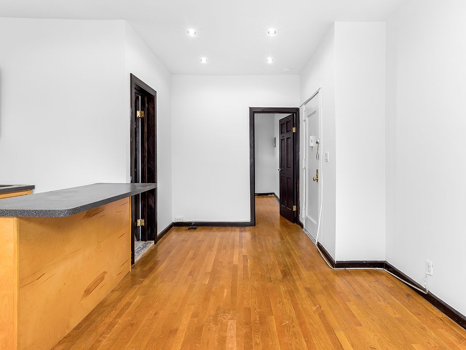 1st image of 626 Lincoln Pl APT 1B