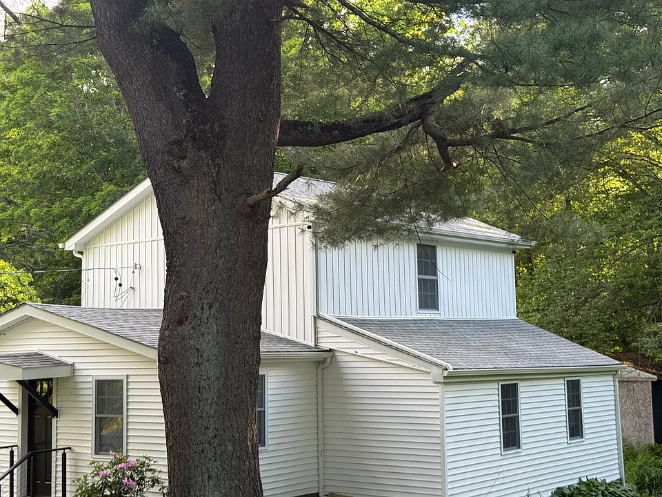 683 Violet Ave