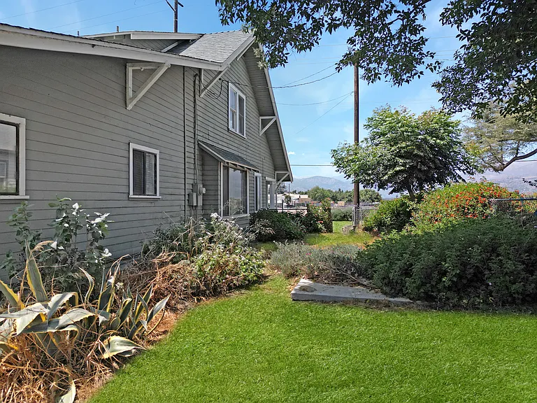 1476 Bardsdale Ave — Photo 7