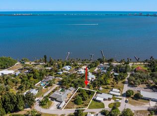 Ridge Ave, Fort Pierce, FL 34982