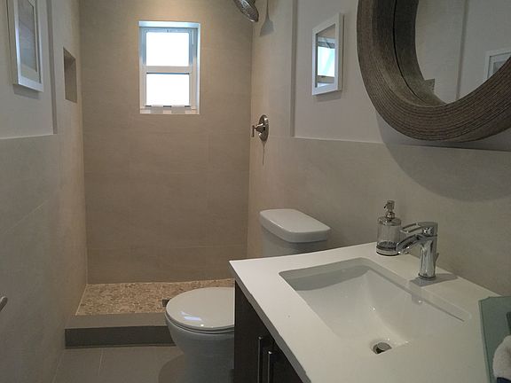 5th image of 21345 NE 19th Ct