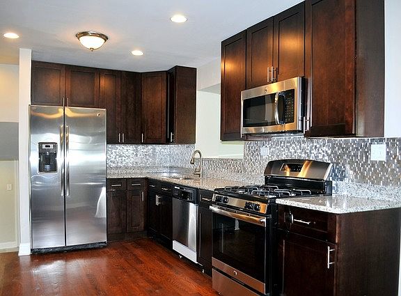 3rd image of 54 E 163rd Ct