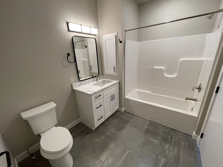 133 S Prairie Ave — Photo 6
