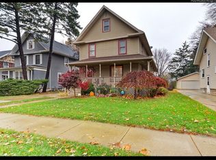 915 Garfield Ave, Aurora, IL 60506