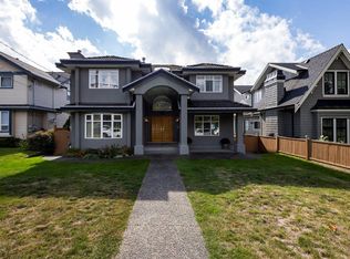 449 E 16th St, North Vancouver, BC V7L 2T4