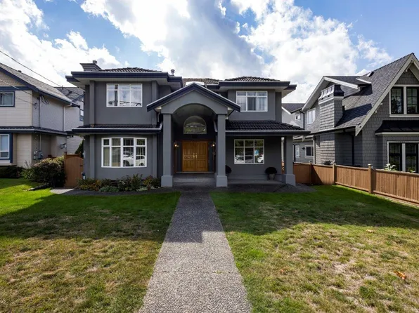 449 E 16th St, North Vancouver, BC V7L 2T4