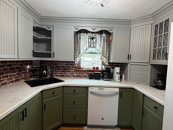 4th image of 9 Bittersweet Road