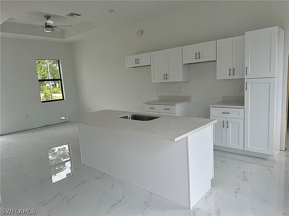 4th image of 655 Stanley Ave S