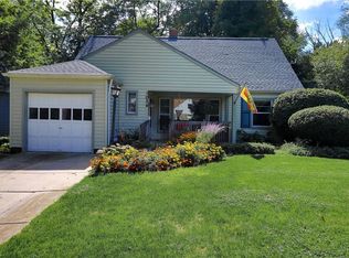 1034 Renfield Rd, Cleveland Heights, OH 44121