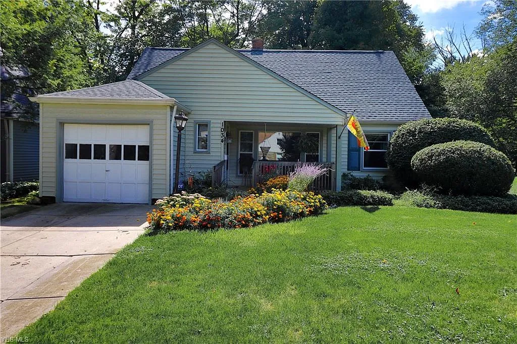 1034 Renfield Rd photo 1