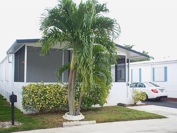2nd image of 5310 SW 28th Avenue