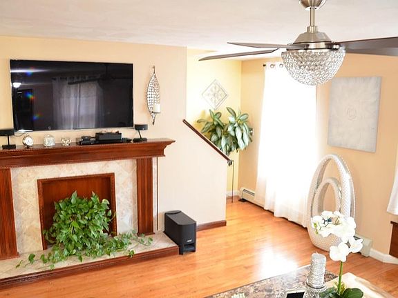 5th image of 7 Lincoln Ct #A