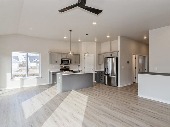 5th image of 715 Kohl Dr