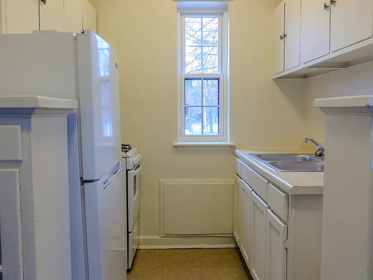 775 E. Broad St — Photo 38