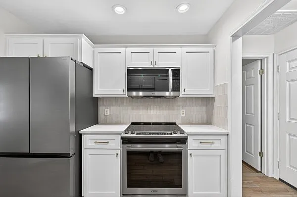 13905 Hawksnest Bay Dr — Photo 8