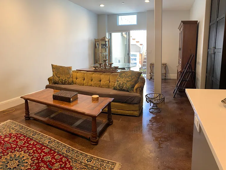 Fairmont Ave — Photo 11