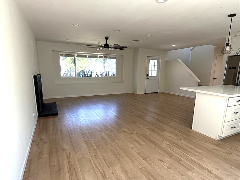 936 N Orange Ave — Photo 3