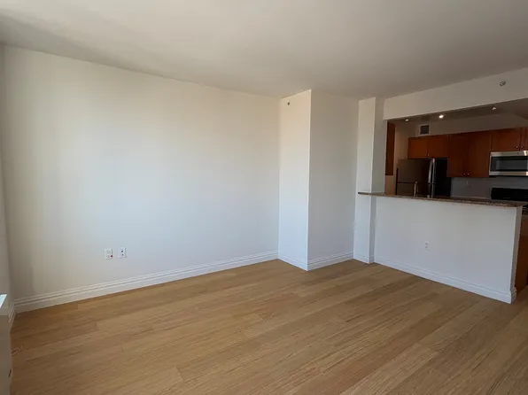 1500 Lexington Avenue image 5 of 15