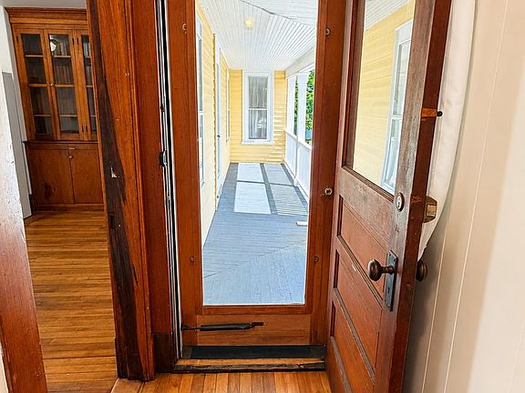 4th image of 58 Oak St #2