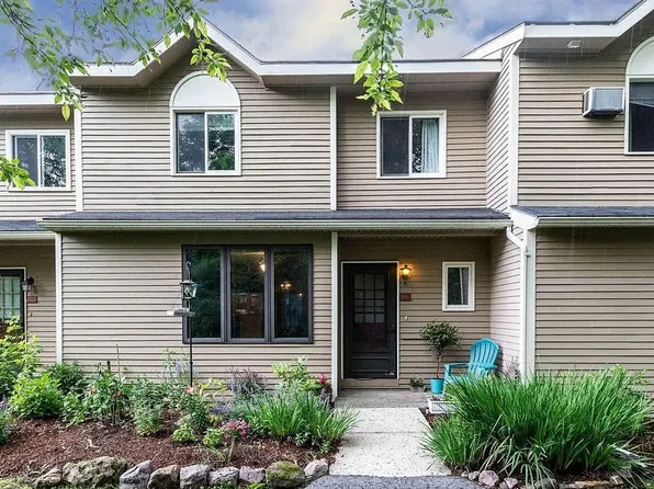 N6 Stonehedge Dr, South Burlington, VT