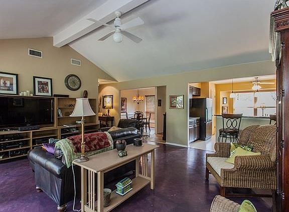 4th image of 4906 Saddle Dr
